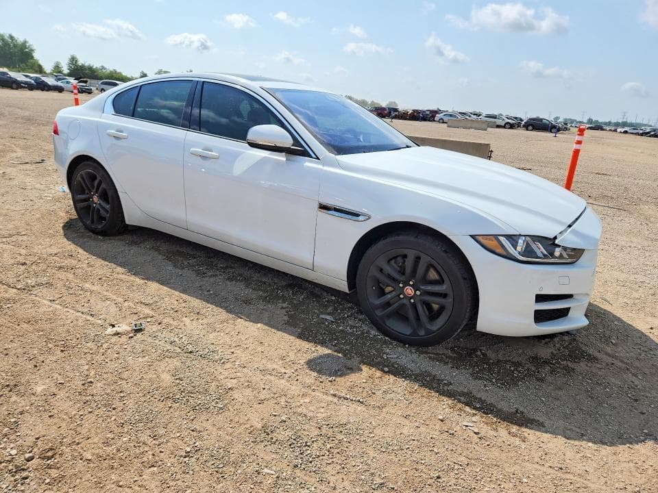 2017 JAGUAR XE PREMIUM 4