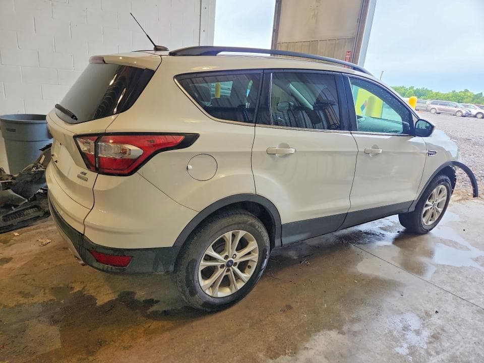 2018 FORD ESCAPE SE 3