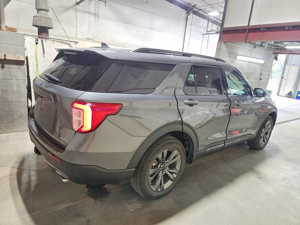 2023 FORD EXPLORER XLT 3