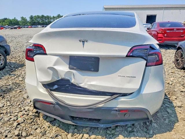2023 TESLA MODEL Y 6