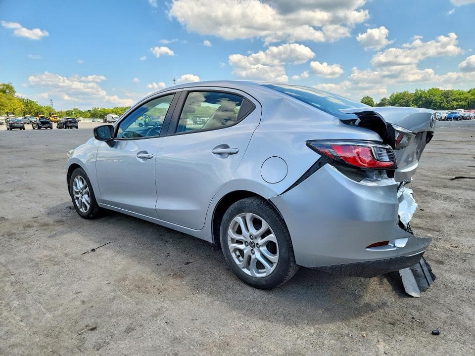 2018 TOYOTA YARIS IA BASE 2