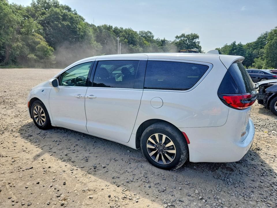 2022 CHRYSLER PACIFICA HYBRID TOURING L 2