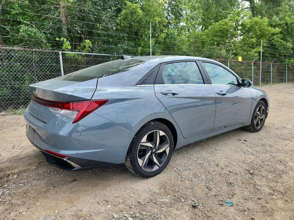 2021 HYUNDAI ELANTRA SEL 3