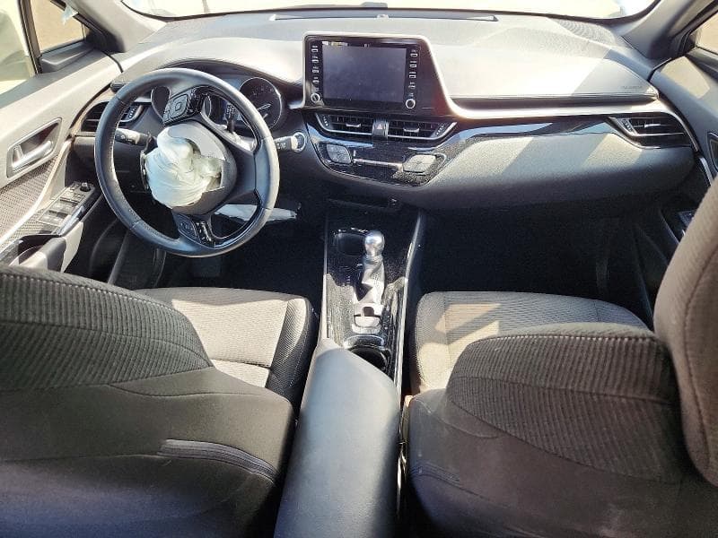 2019 TOYOTA C-HR XLE 8