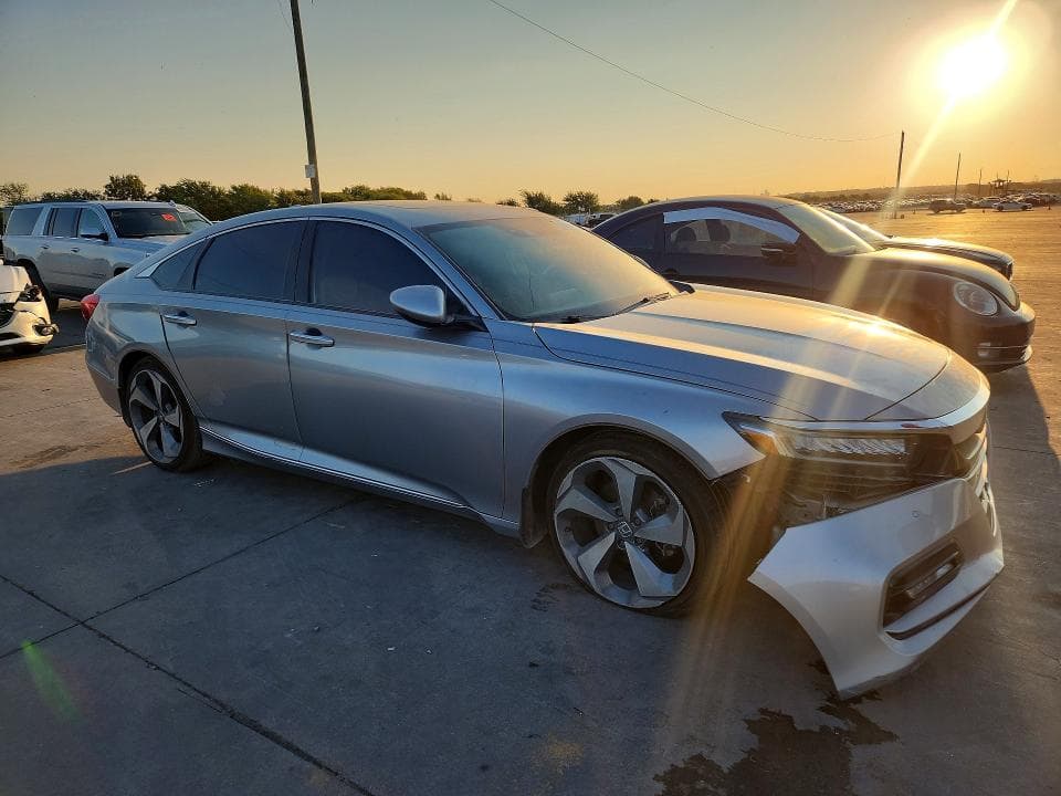 2019 HONDA ACCORD TOURING 4