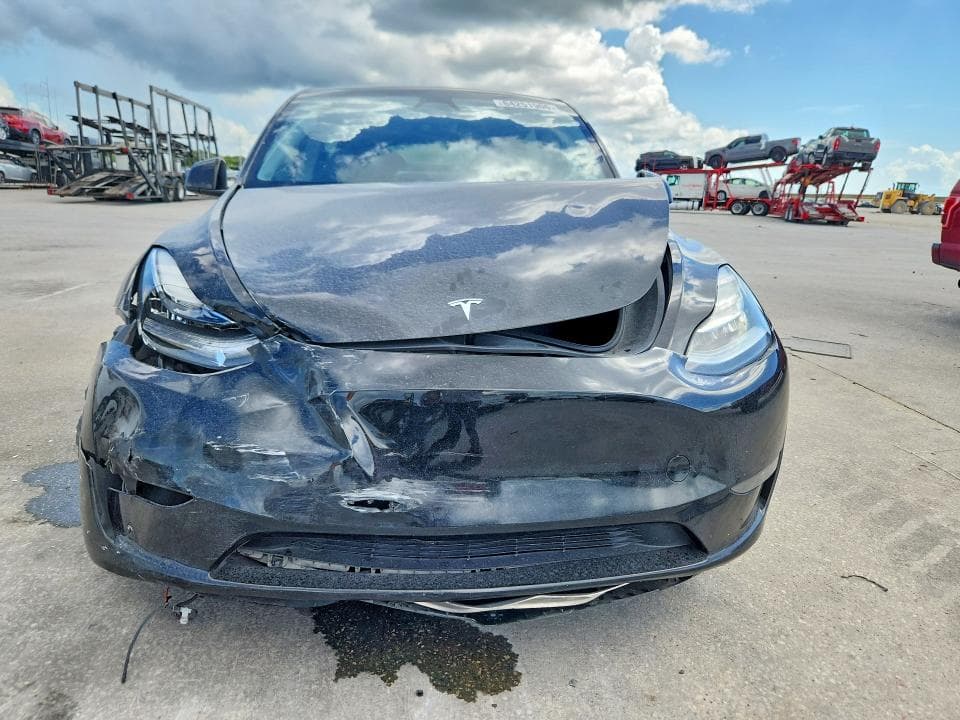 2023 TESLA MODEL Y 5