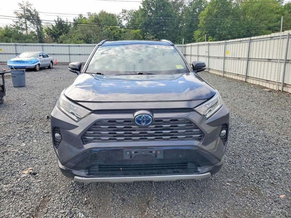2021 TOYOTA RAV4 XSE 5