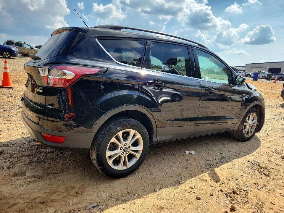 2017 FORD ESCAPE SE 3