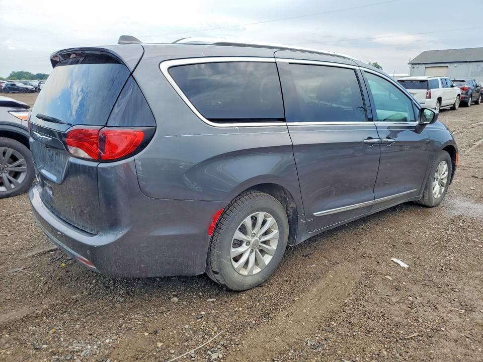 2018 CHRYSLER PACIFICA TOURING L 3