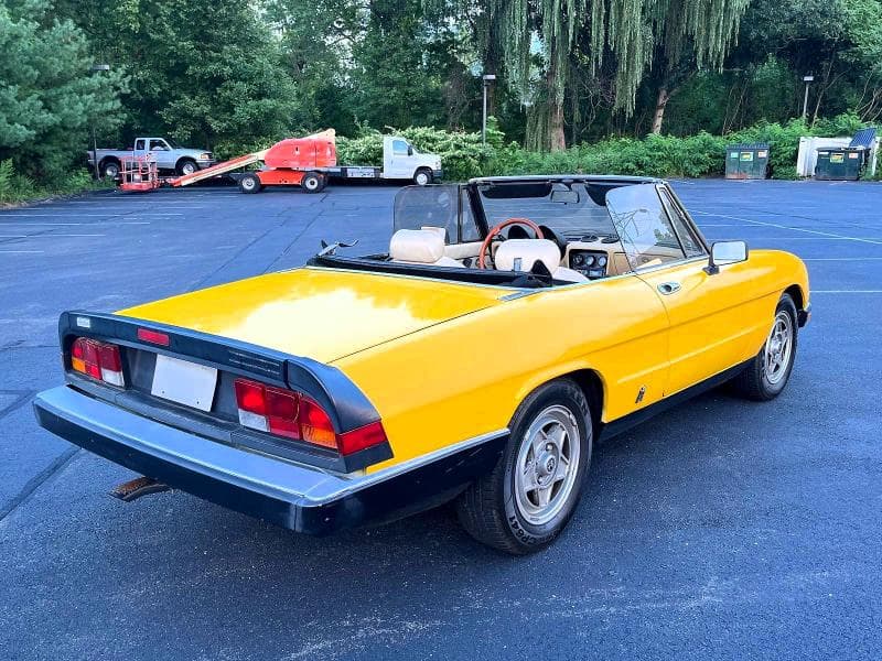 1983 ALFA ROMEO VELOCE 2000 SPIDER 3