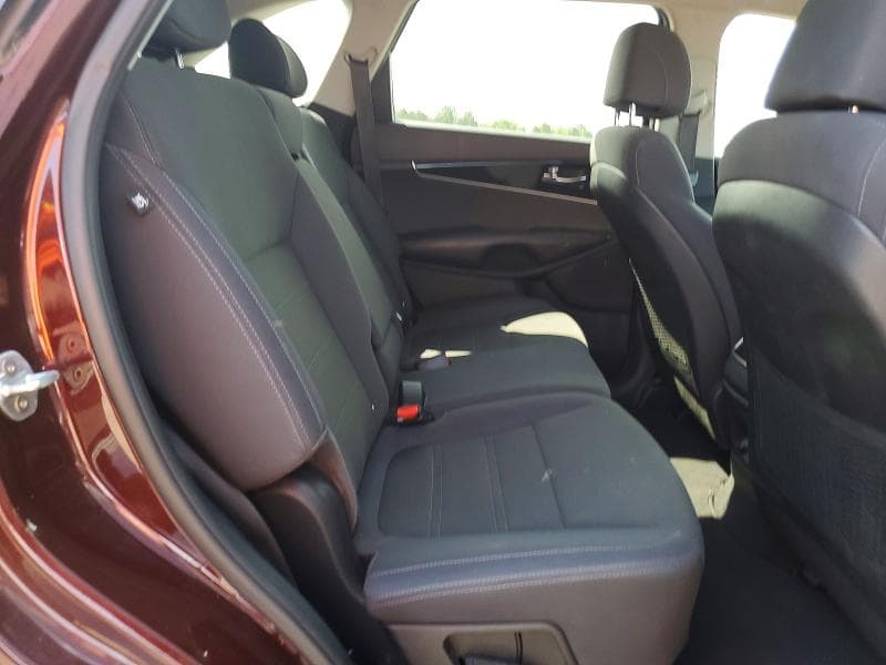 2017 KIA SORENTO LX V6 11
