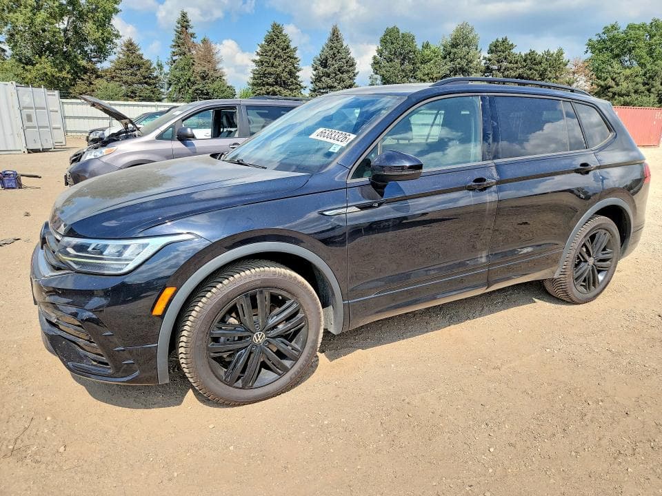 2022 VOLKSWAGEN TIGUAN SE R-LINE BLACK