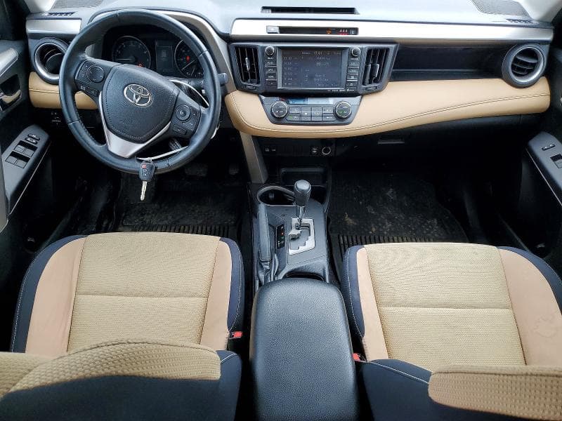 2017 TOYOTA RAV4 XLE 8