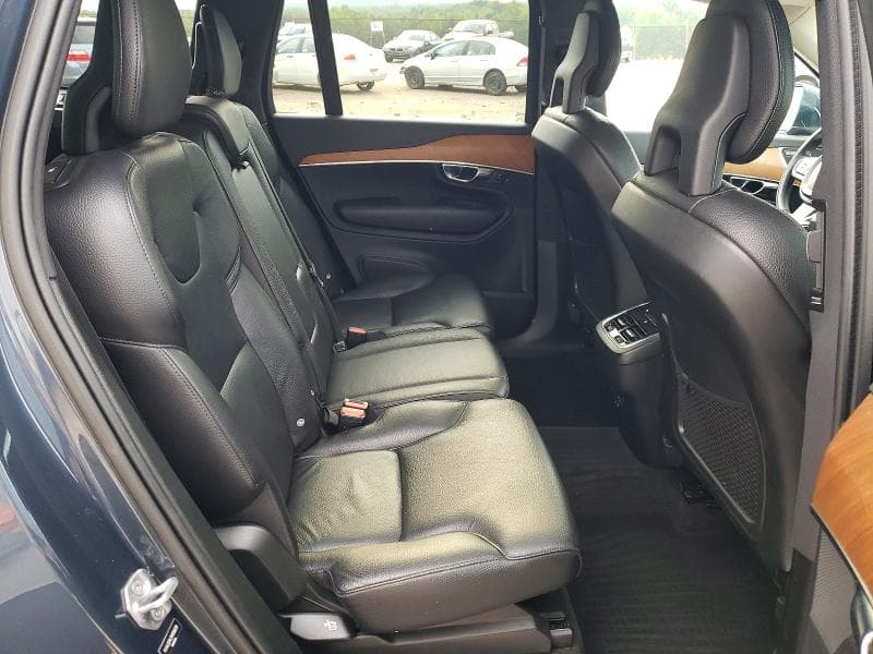 2021 VOLVO XC90 T6 MOMENTUM 11