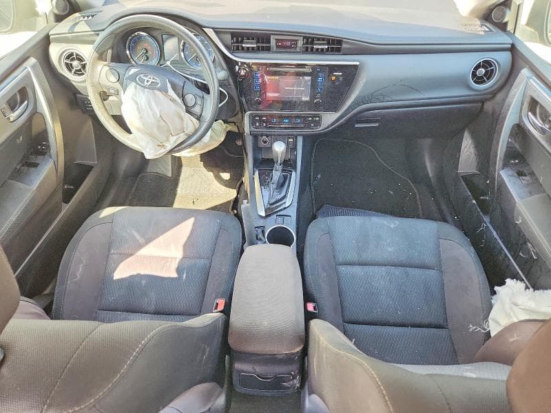 2017 TOYOTA COROLLA LE 8