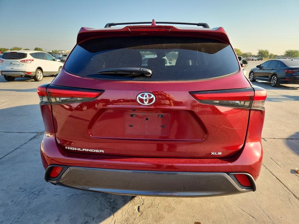 2021 TOYOTA HIGHLANDER LE 6