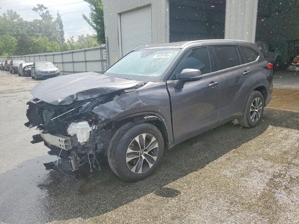 2022 TOYOTA HIGHLANDER XLE - 1