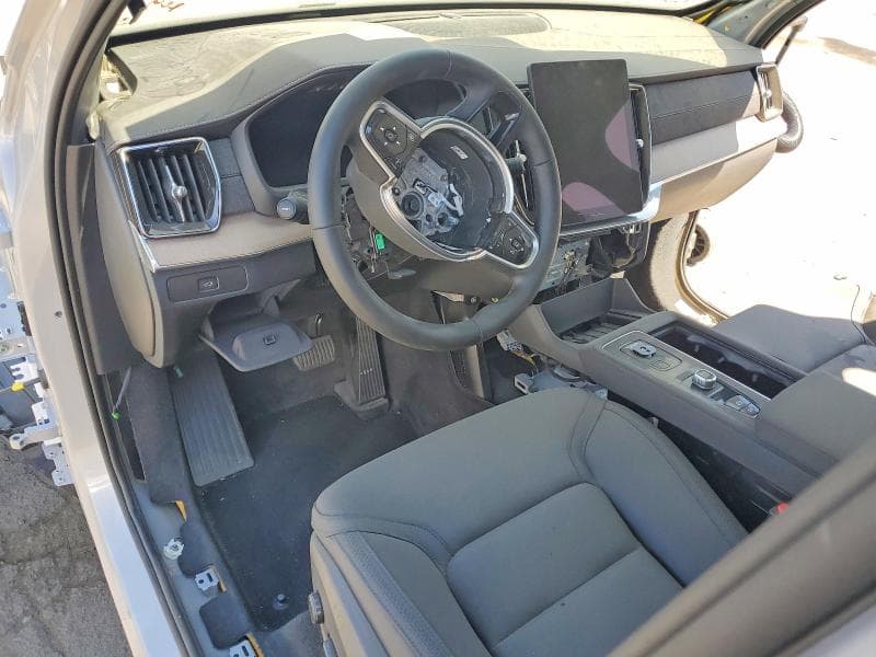 2025 VOLVO XC90 PLUS 8