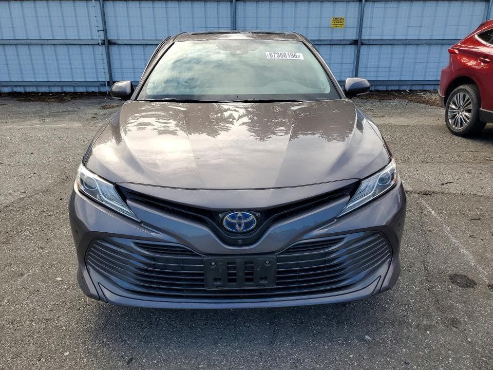 2019 TOYOTA CAMRY HYBRID XLE 5