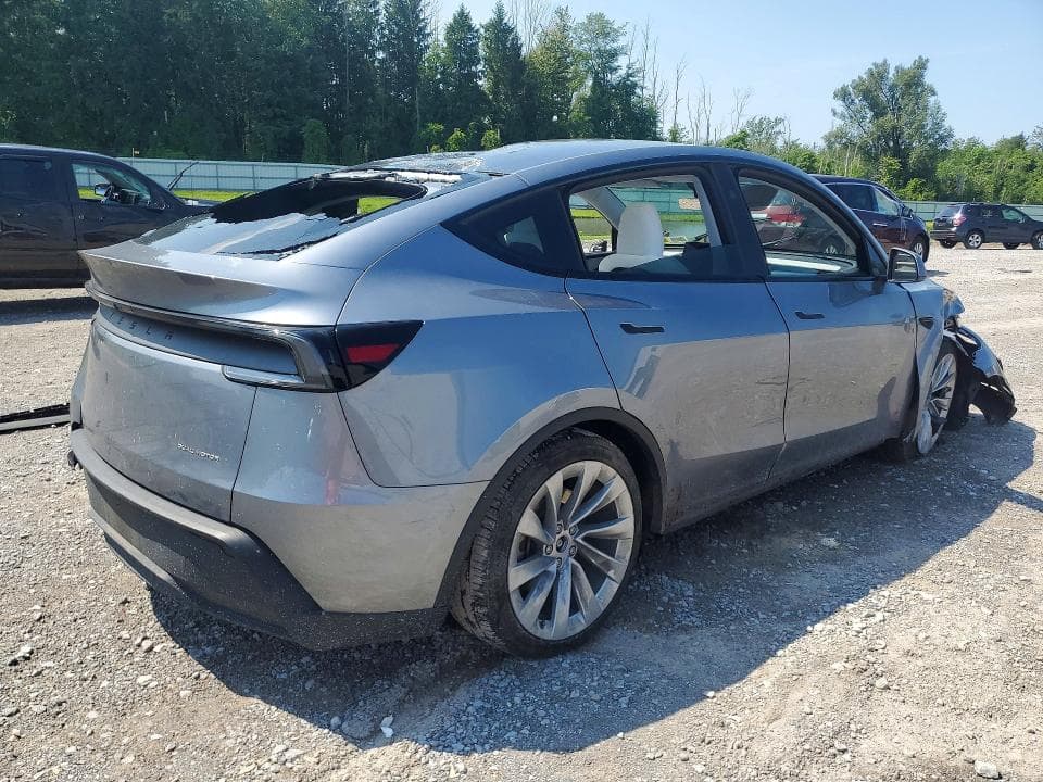2026 TESLA MODEL Y 3