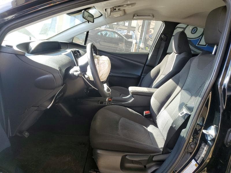 2019 TOYOTA PRIUS LE 7