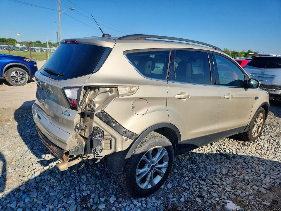2017 FORD ESCAPE SE 3