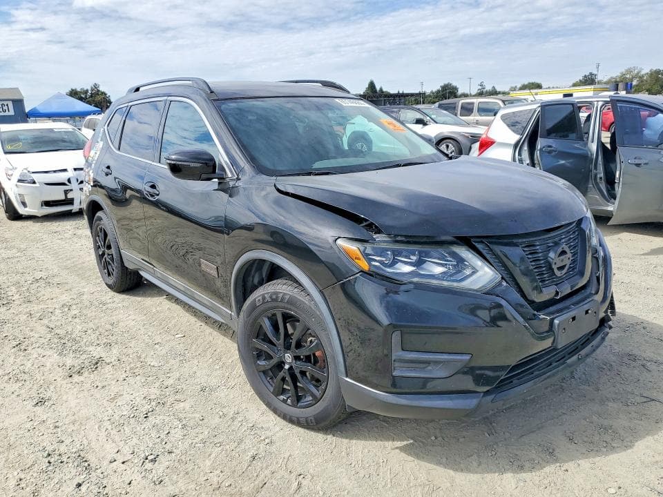 2017 NISSAN ROGUE SV 4