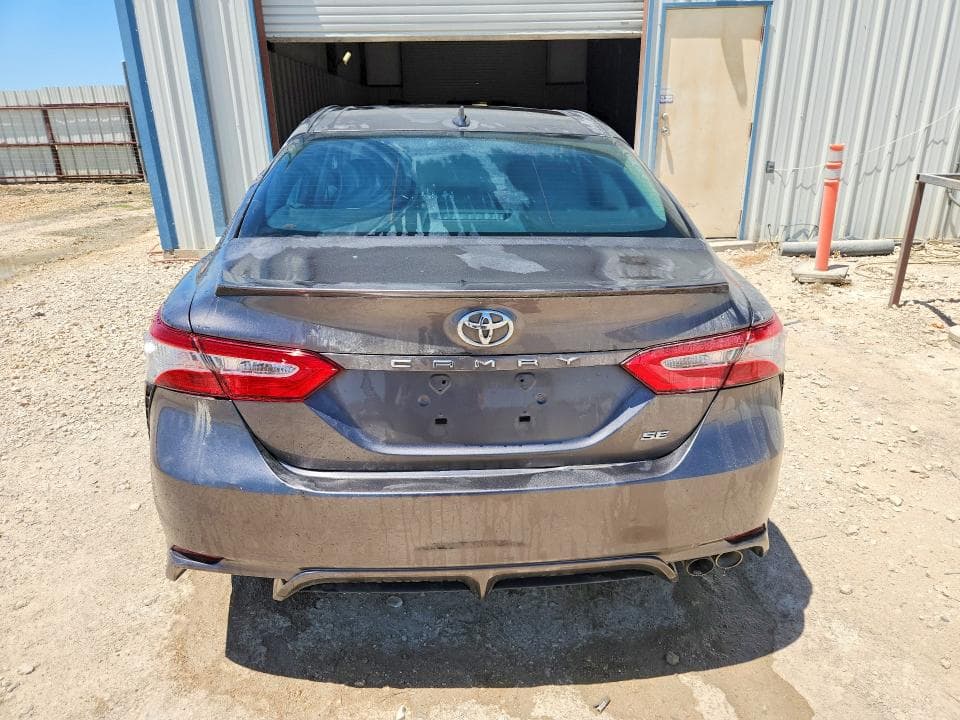2020 TOYOTA CAMRY SE 6