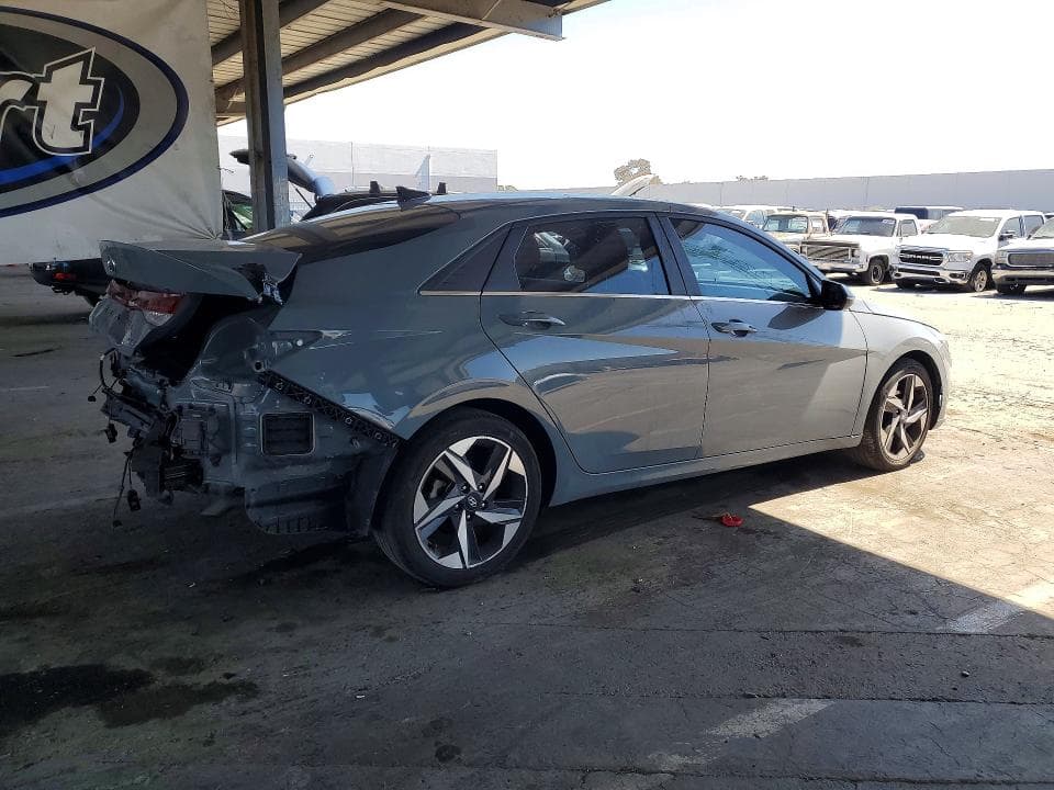 2022 HYUNDAI ELANTRA LIMITED 3