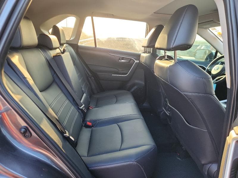 2025 TOYOTA RAV4 XLE PREMIUM 10
