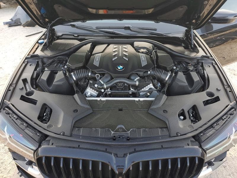 2023 BMW M550XI 11