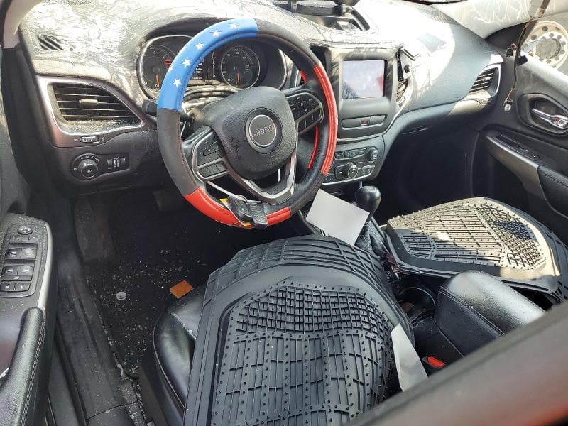 2019 JEEP CHEROKEE LATITUDE PLUS 8