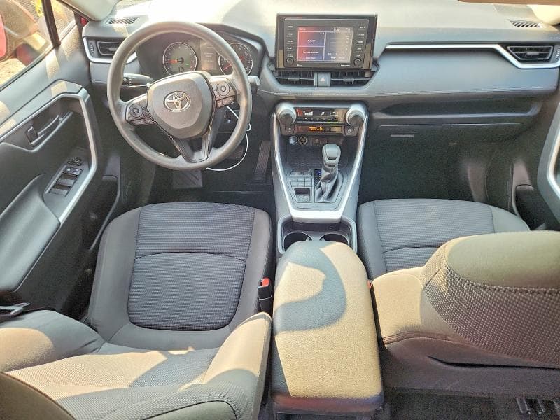 2020 TOYOTA RAV4 LE 8