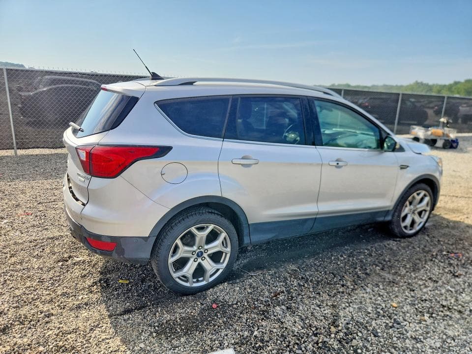 2019 FORD ESCAPE TITANIUM 3