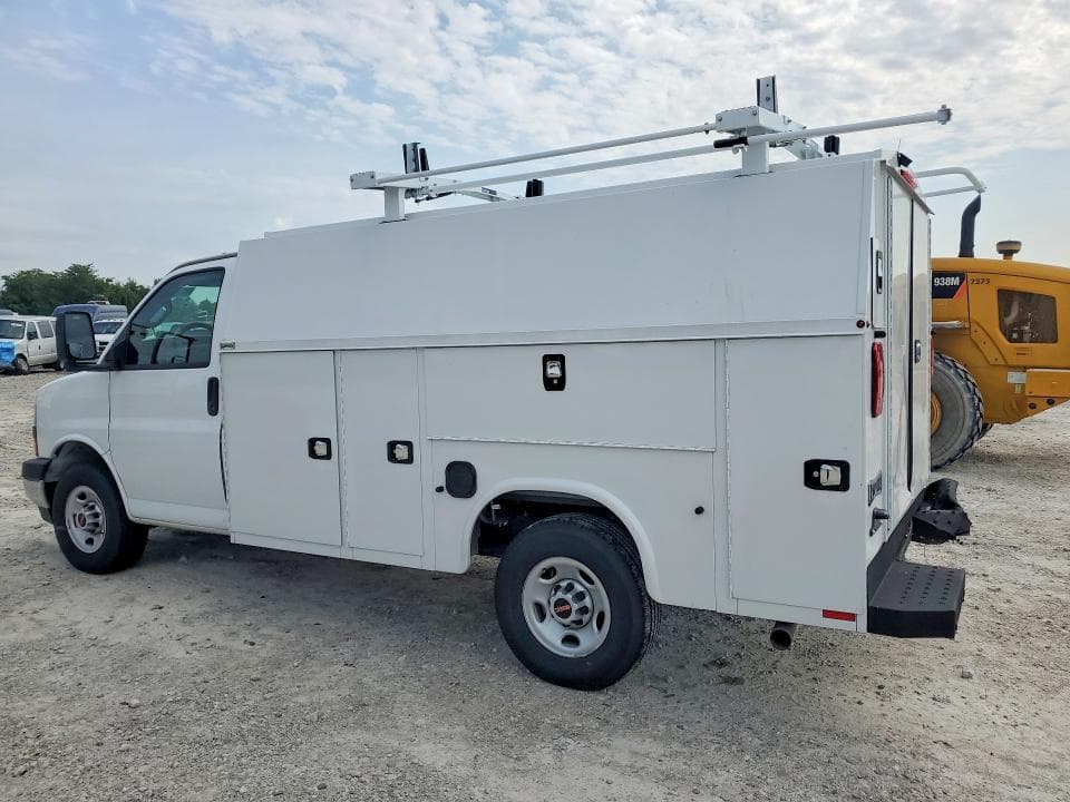 2025 GMC SAVANA CUTAWAY G3500 2