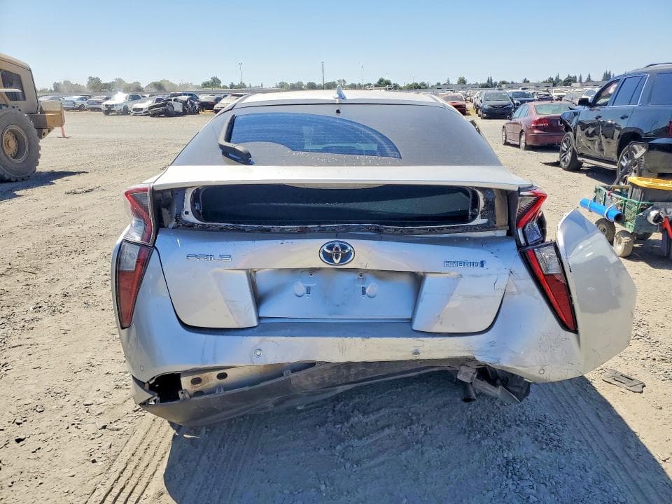 2017 TOYOTA PRIUS TWO 6