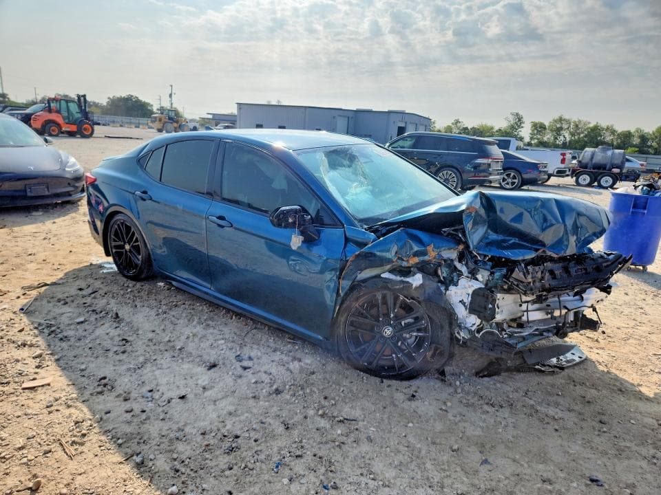 2026 TOYOTA CAMRY SE 4