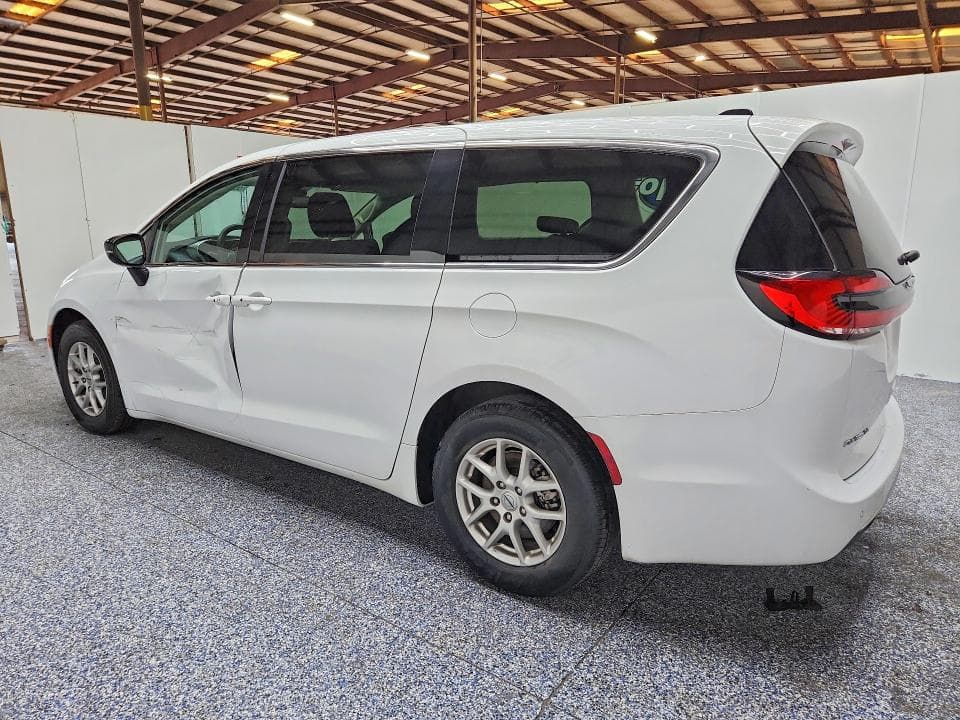 2024 CHRYSLER PACIFICA TOURING L 2