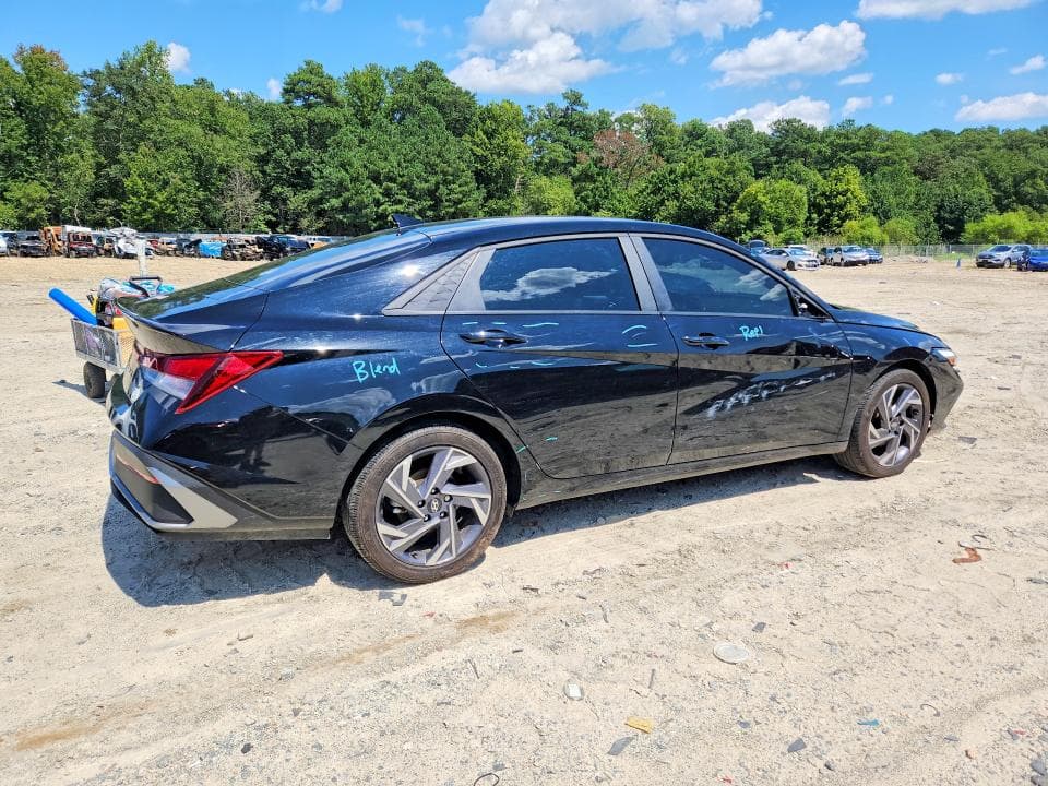 2025 HYUNDAI ELANTRA SEL SPORT 3