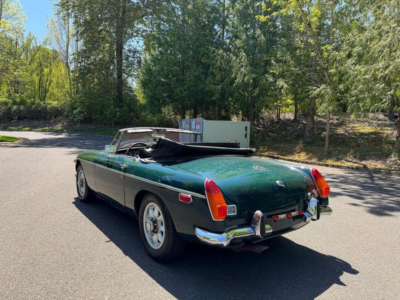 1970 MGB CONVERTABL 3