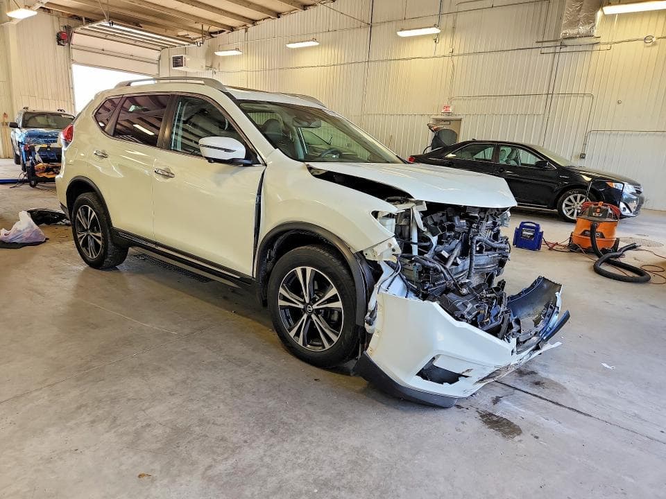 2017 NISSAN ROGUE SL 4