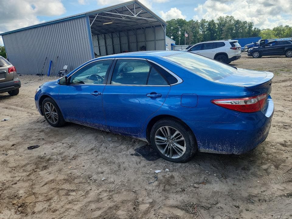 2017 TOYOTA CAMRY SE 2