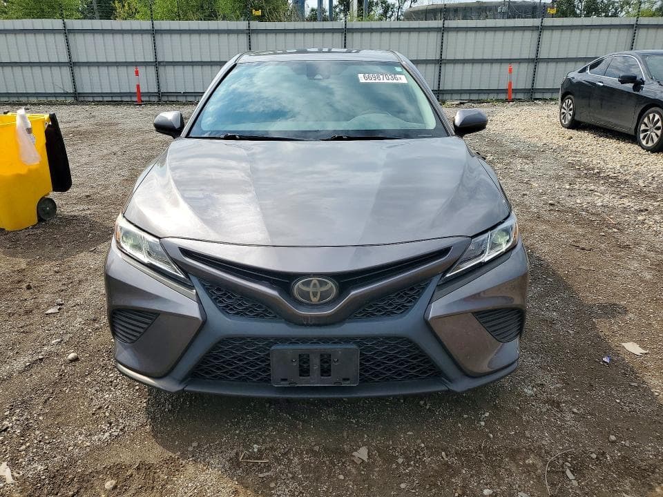 2019 TOYOTA CAMRY SE 5