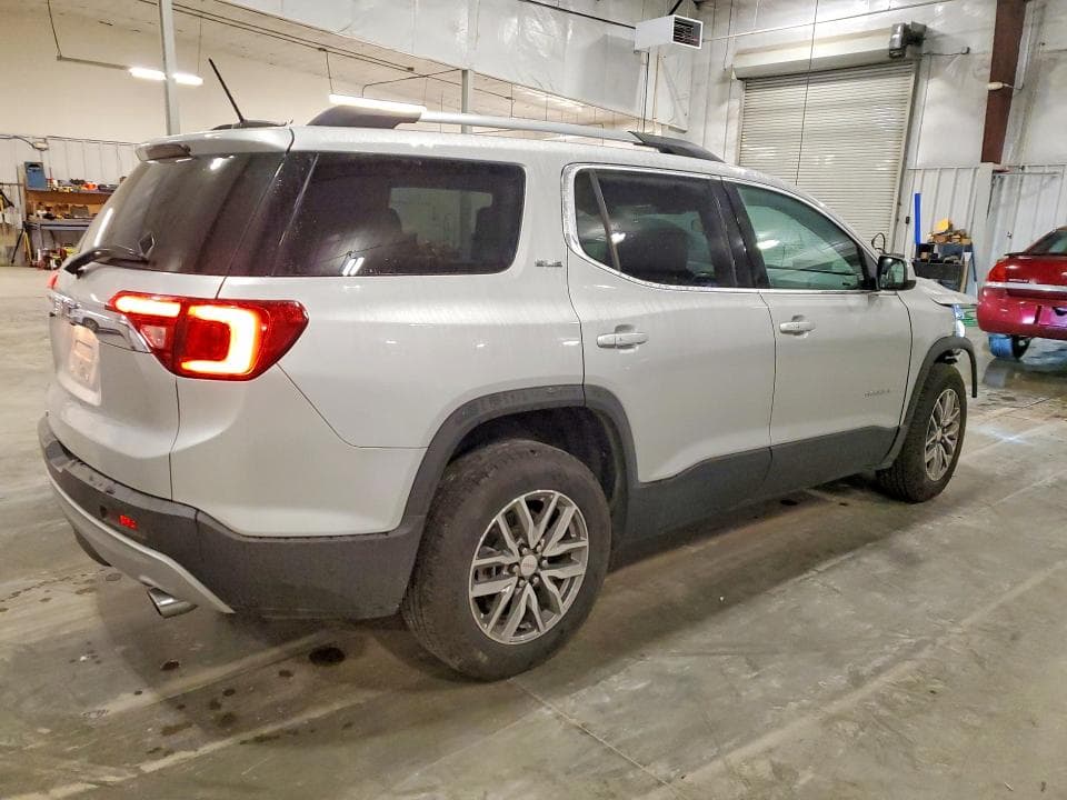 2017 GMC ACADIA SLE 3