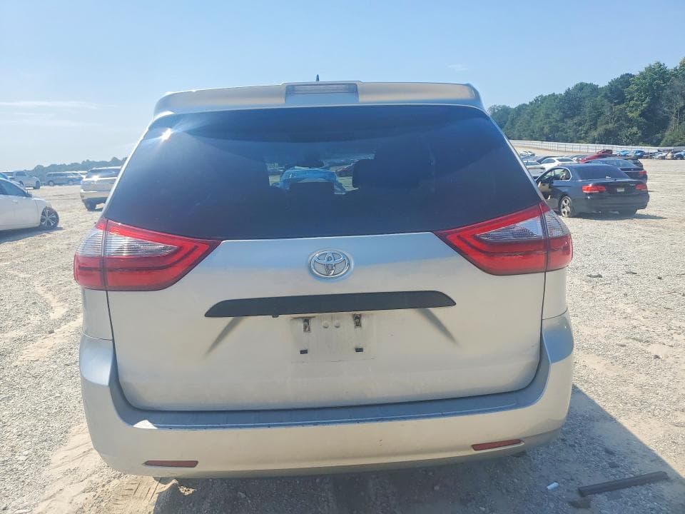 2020 TOYOTA SIENNA L 6