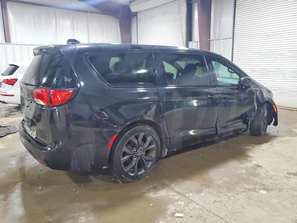 2020 CHRYSLER PACIFICA TOURING 3