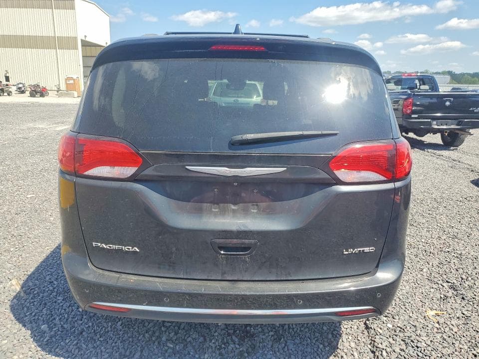 2017 CHRYSLER PACIFICA LIMITED 6