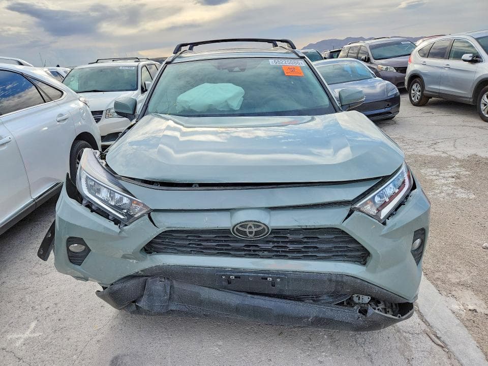 2021 TOYOTA RAV4 XLE 5