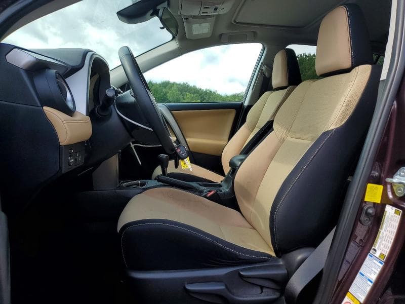 2017 TOYOTA RAV4 XLE 7