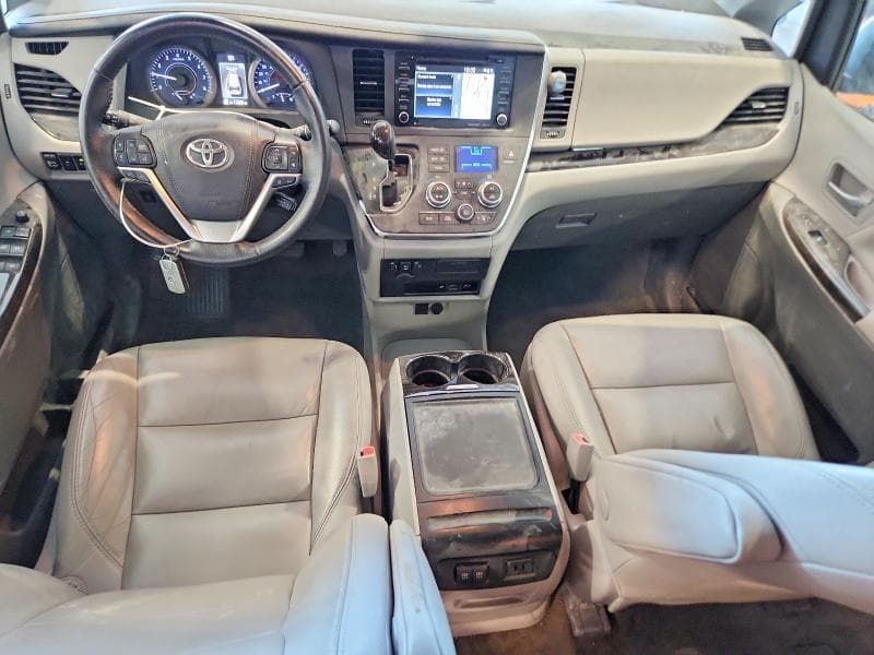 2018 TOYOTA SIENNA XLE PREMIUM 7-PASSENGER 8